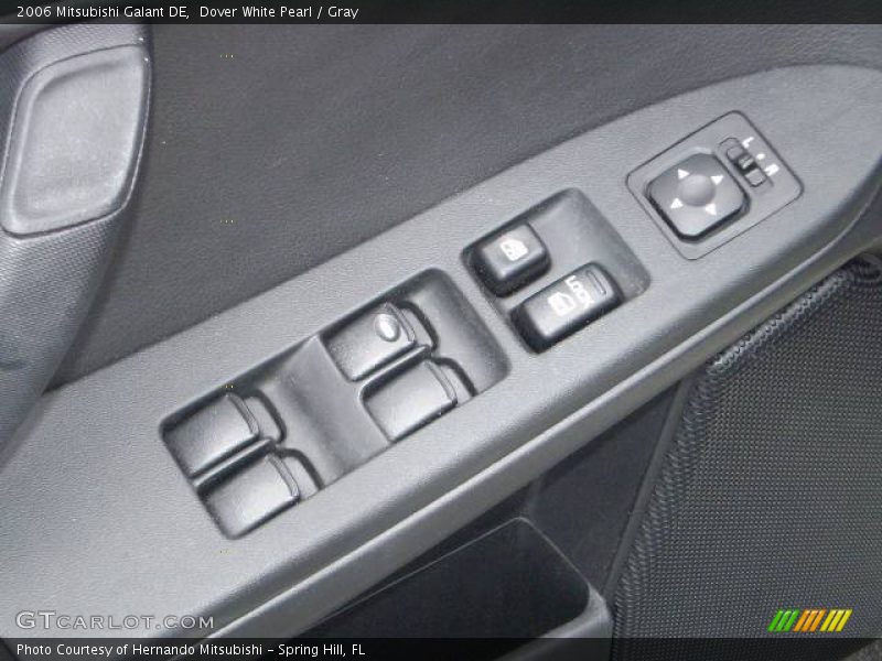 Dover White Pearl / Gray 2006 Mitsubishi Galant DE