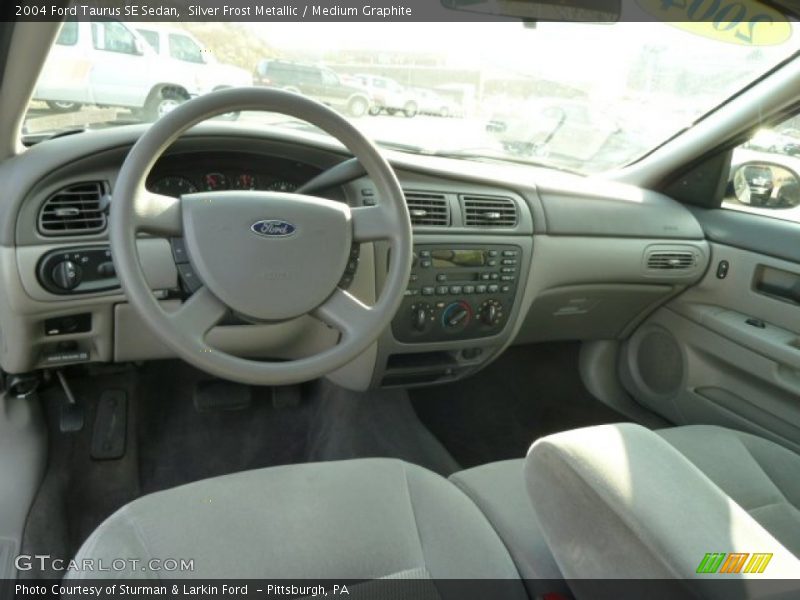 Silver Frost Metallic / Medium Graphite 2004 Ford Taurus SE Sedan