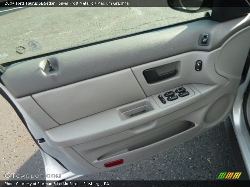 Silver Frost Metallic / Medium Graphite 2004 Ford Taurus SE Sedan