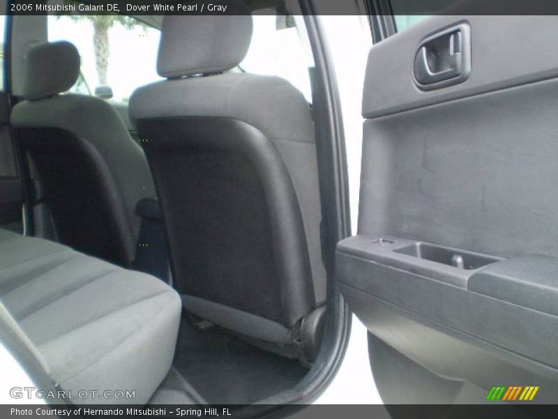 Dover White Pearl / Gray 2006 Mitsubishi Galant DE