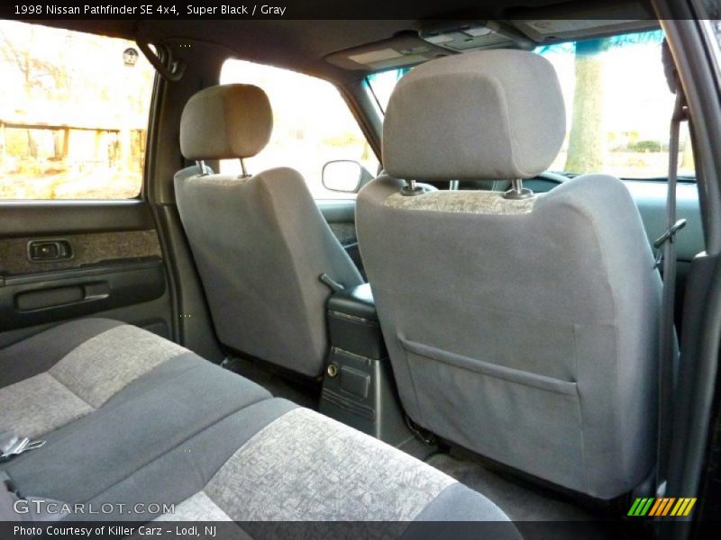 Super Black / Gray 1998 Nissan Pathfinder SE 4x4