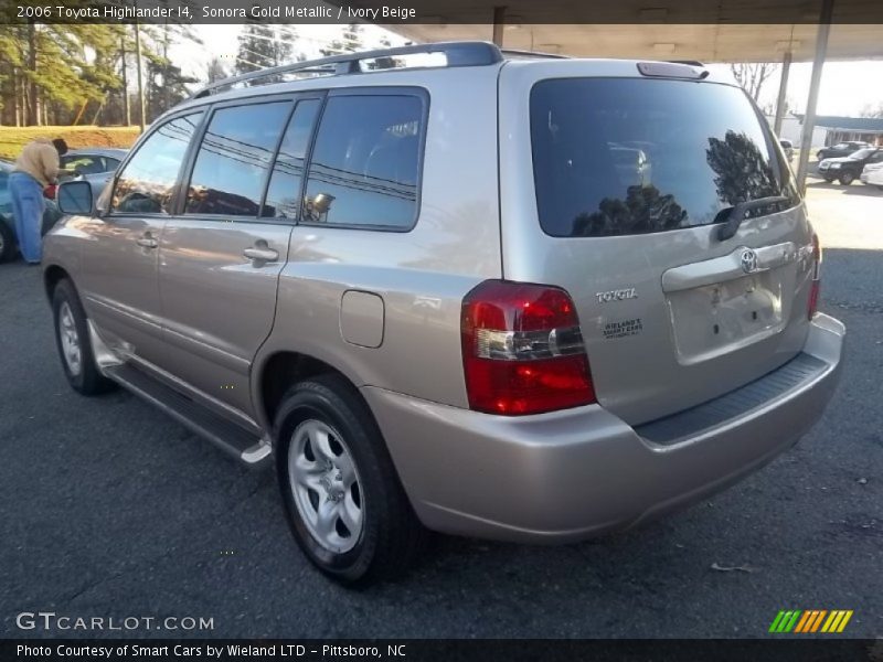 Sonora Gold Metallic / Ivory Beige 2006 Toyota Highlander I4