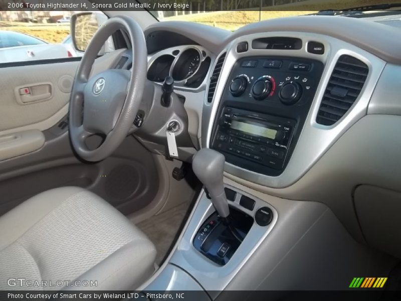 Sonora Gold Metallic / Ivory Beige 2006 Toyota Highlander I4