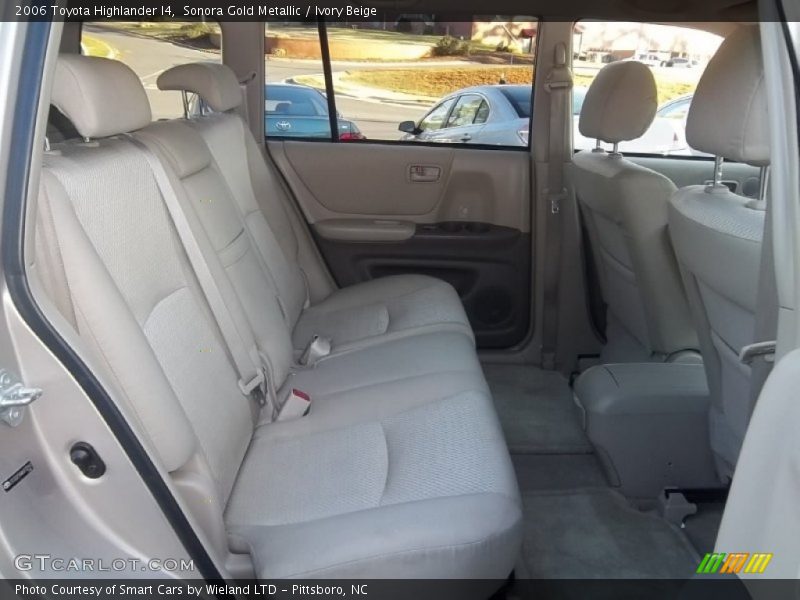 Sonora Gold Metallic / Ivory Beige 2006 Toyota Highlander I4