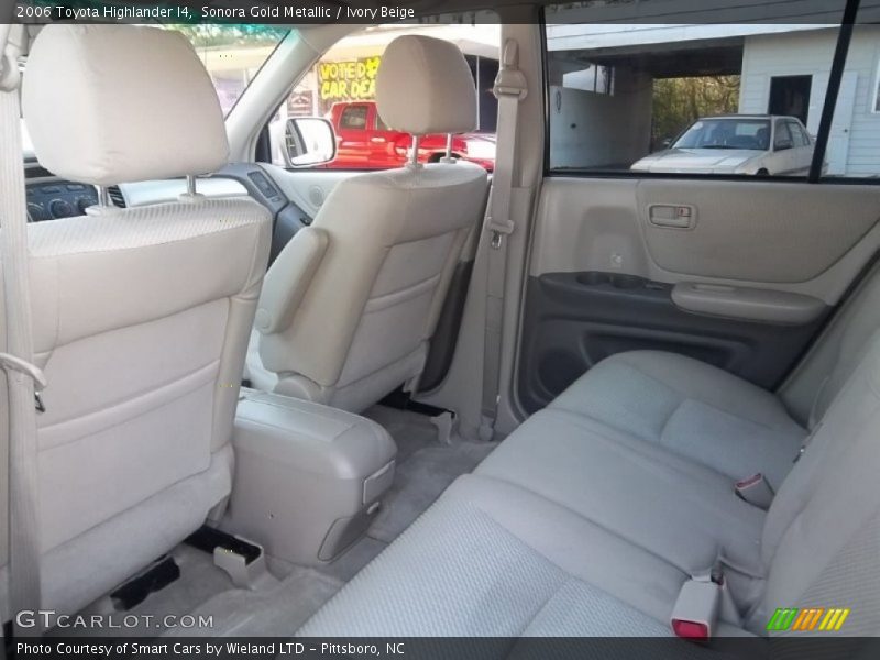 Sonora Gold Metallic / Ivory Beige 2006 Toyota Highlander I4