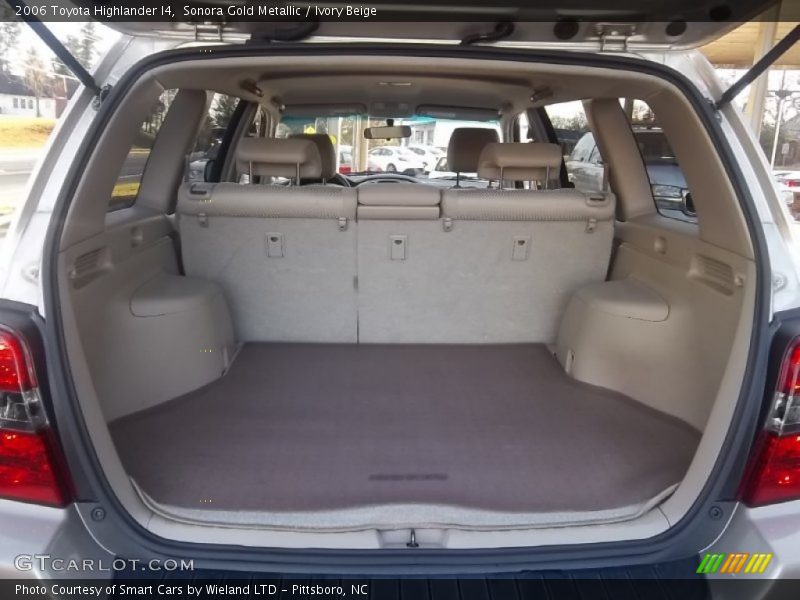 Sonora Gold Metallic / Ivory Beige 2006 Toyota Highlander I4