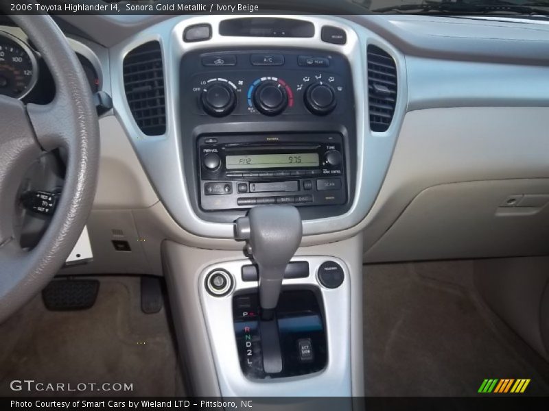 Sonora Gold Metallic / Ivory Beige 2006 Toyota Highlander I4