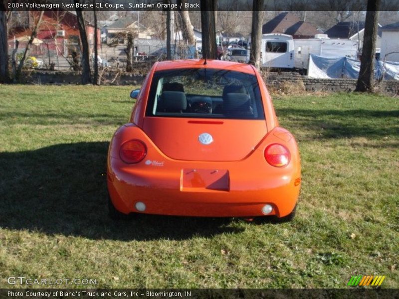 Sundown Orange / Black 2004 Volkswagen New Beetle GL Coupe