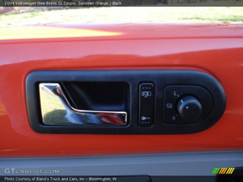 Sundown Orange / Black 2004 Volkswagen New Beetle GL Coupe