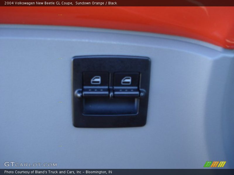 Sundown Orange / Black 2004 Volkswagen New Beetle GL Coupe