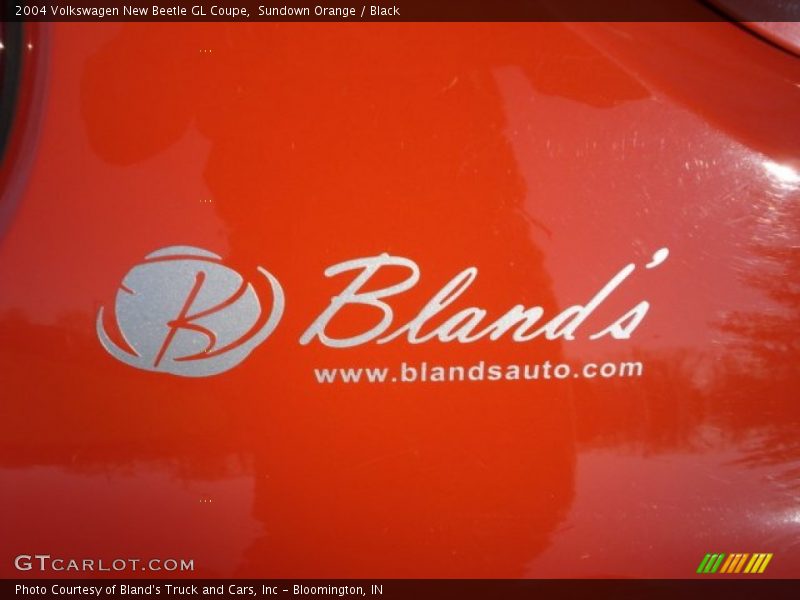 Sundown Orange / Black 2004 Volkswagen New Beetle GL Coupe