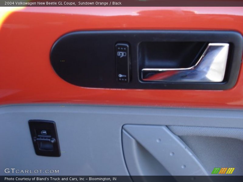 Sundown Orange / Black 2004 Volkswagen New Beetle GL Coupe