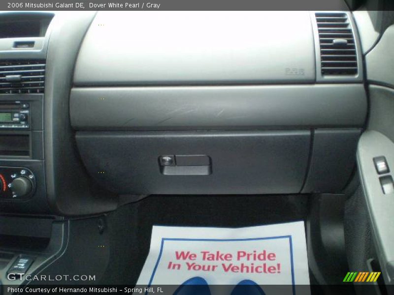 Dover White Pearl / Gray 2006 Mitsubishi Galant DE