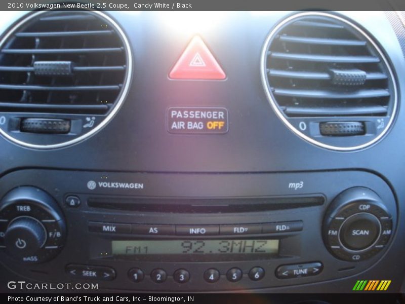 Candy White / Black 2010 Volkswagen New Beetle 2.5 Coupe