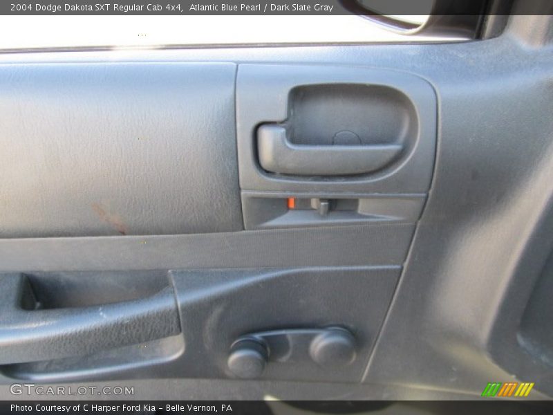 Atlantic Blue Pearl / Dark Slate Gray 2004 Dodge Dakota SXT Regular Cab 4x4