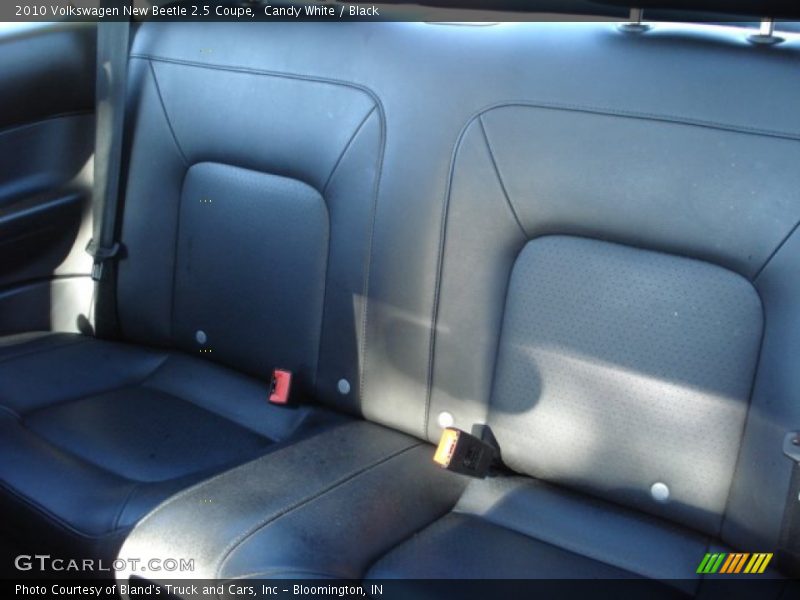 Candy White / Black 2010 Volkswagen New Beetle 2.5 Coupe