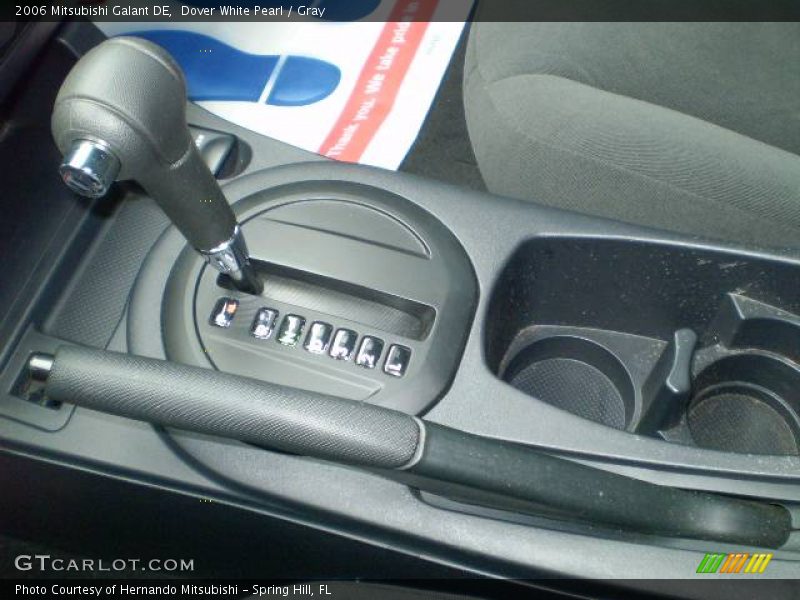 Dover White Pearl / Gray 2006 Mitsubishi Galant DE