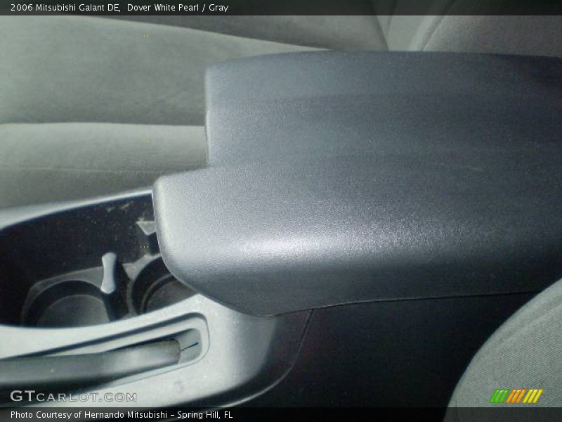 Dover White Pearl / Gray 2006 Mitsubishi Galant DE