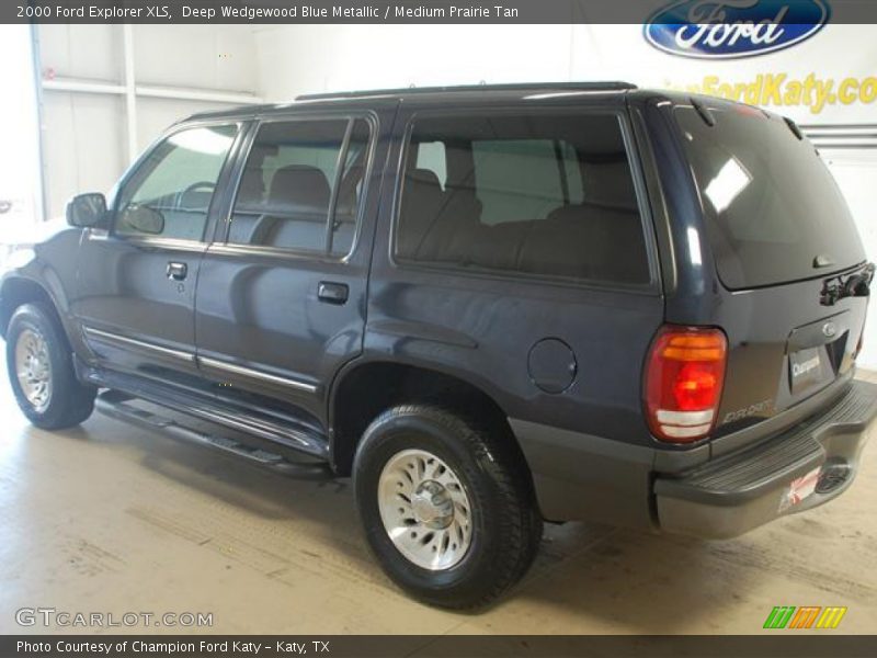 Deep Wedgewood Blue Metallic / Medium Prairie Tan 2000 Ford Explorer XLS