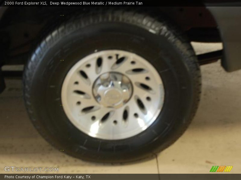 Deep Wedgewood Blue Metallic / Medium Prairie Tan 2000 Ford Explorer XLS
