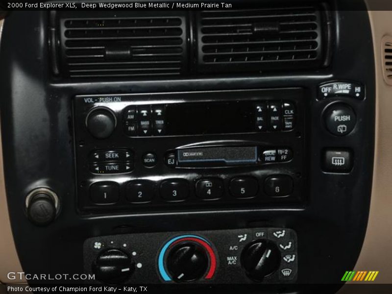 Deep Wedgewood Blue Metallic / Medium Prairie Tan 2000 Ford Explorer XLS