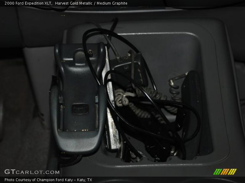 Harvest Gold Metallic / Medium Graphite 2000 Ford Expedition XLT