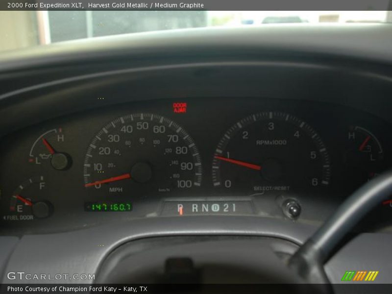 Harvest Gold Metallic / Medium Graphite 2000 Ford Expedition XLT