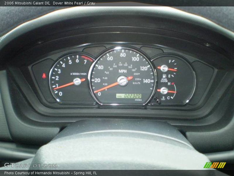 Dover White Pearl / Gray 2006 Mitsubishi Galant DE