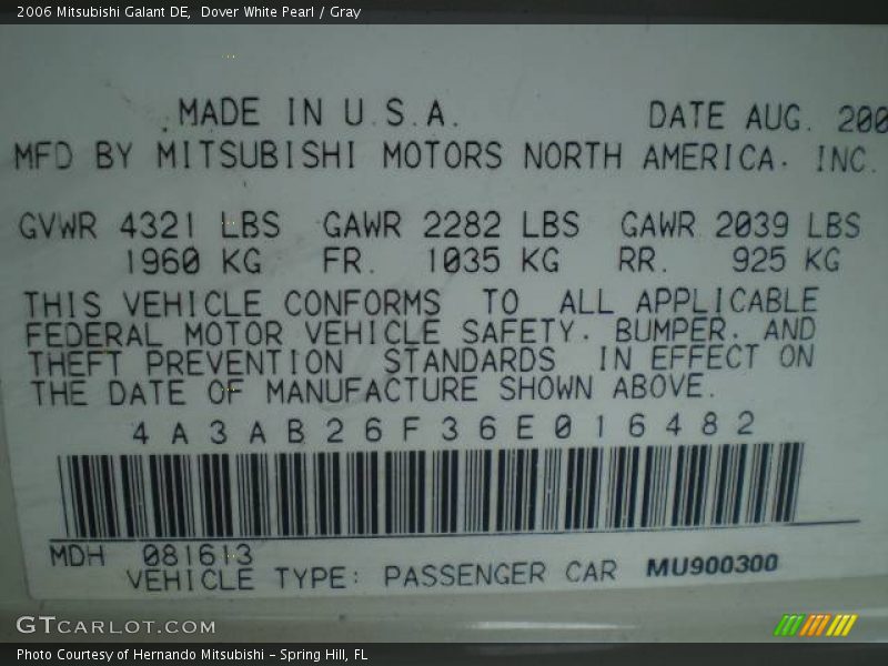 Dover White Pearl / Gray 2006 Mitsubishi Galant DE