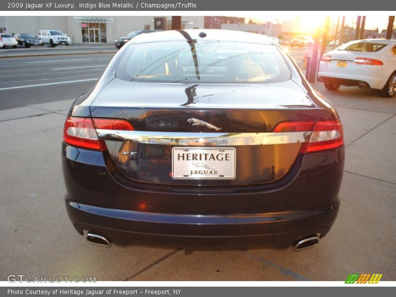 Indigo Blue Metallic / Champagne/Truffle 2009 Jaguar XF Luxury