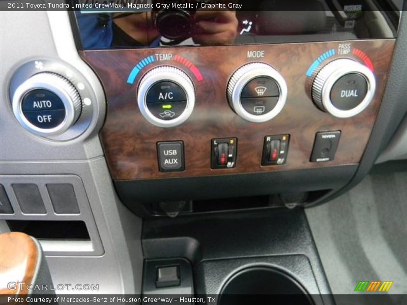 Controls of 2011 Tundra Limited CrewMax