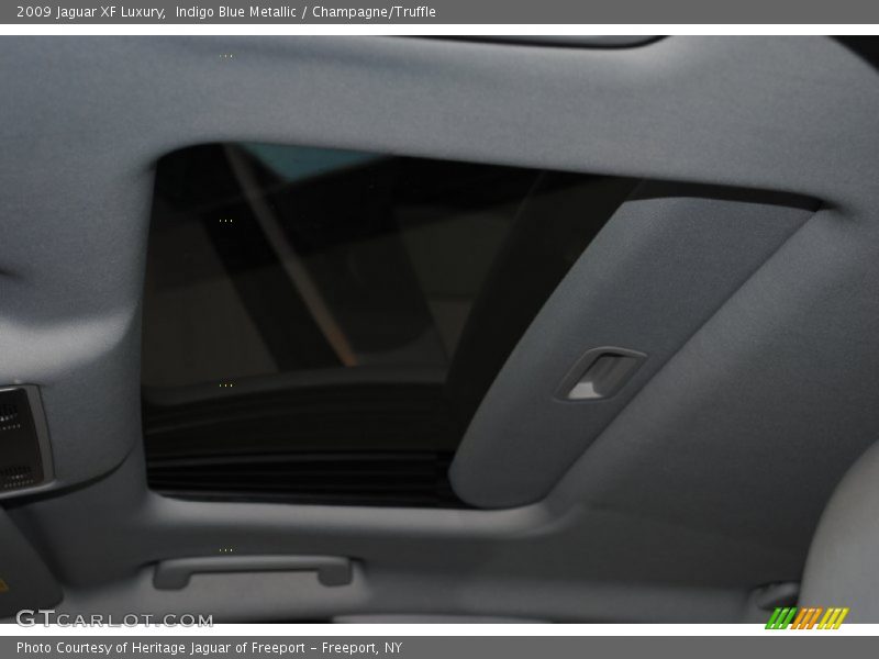 Indigo Blue Metallic / Champagne/Truffle 2009 Jaguar XF Luxury