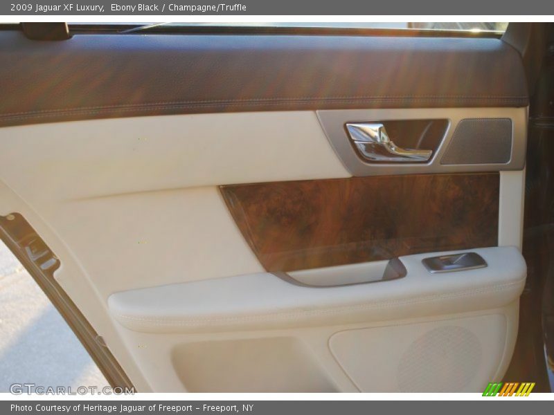 Ebony Black / Champagne/Truffle 2009 Jaguar XF Luxury