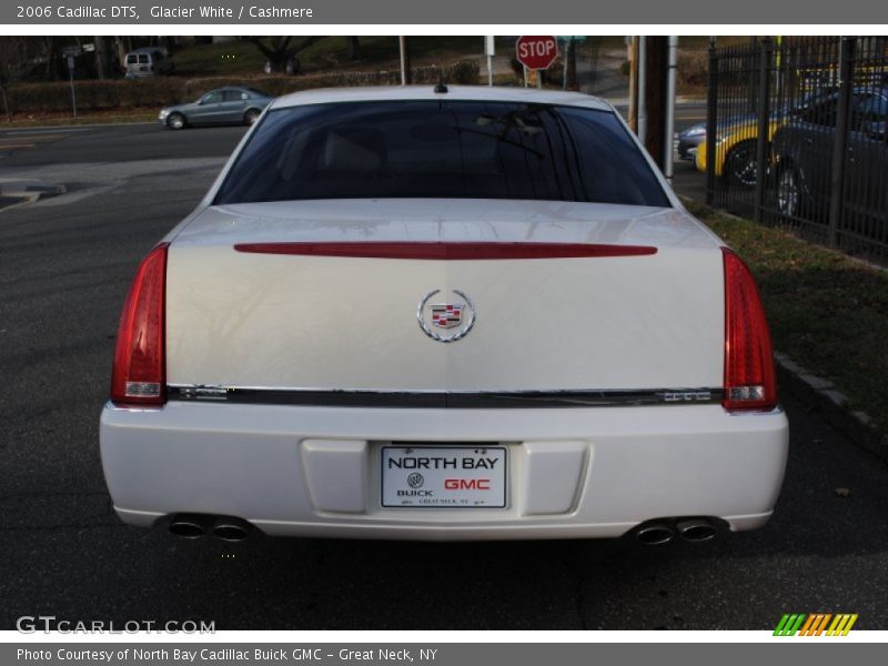 Glacier White / Cashmere 2006 Cadillac DTS