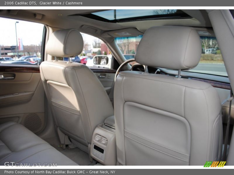 Glacier White / Cashmere 2006 Cadillac DTS