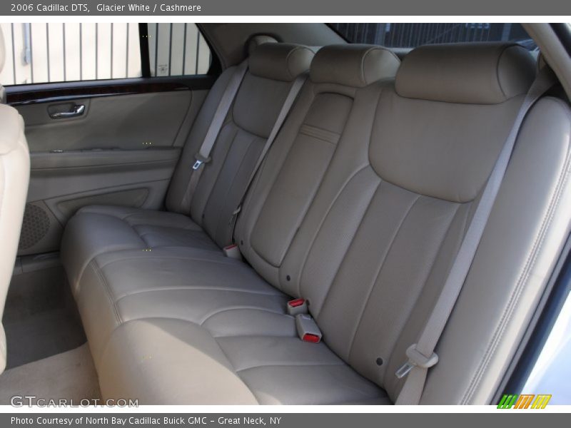 Glacier White / Cashmere 2006 Cadillac DTS