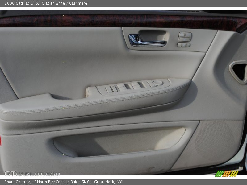 Glacier White / Cashmere 2006 Cadillac DTS