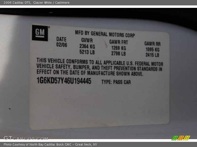 Glacier White / Cashmere 2006 Cadillac DTS