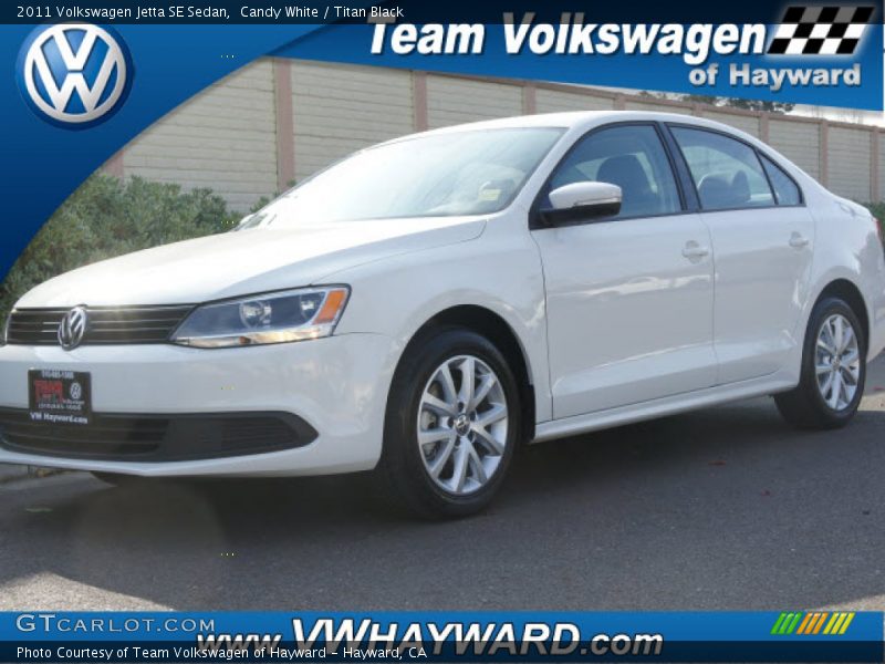 Candy White / Titan Black 2011 Volkswagen Jetta SE Sedan