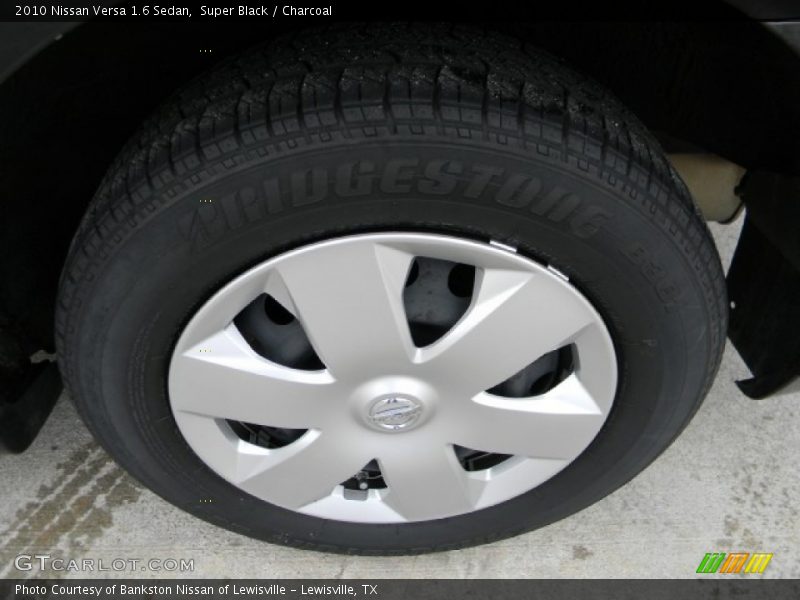 Super Black / Charcoal 2010 Nissan Versa 1.6 Sedan