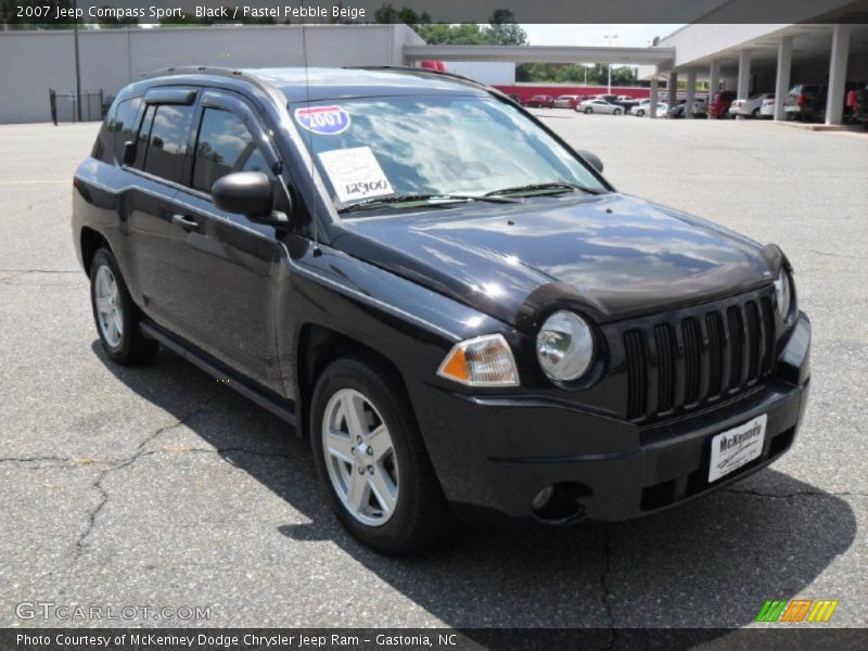 Black / Pastel Pebble Beige 2007 Jeep Compass Sport