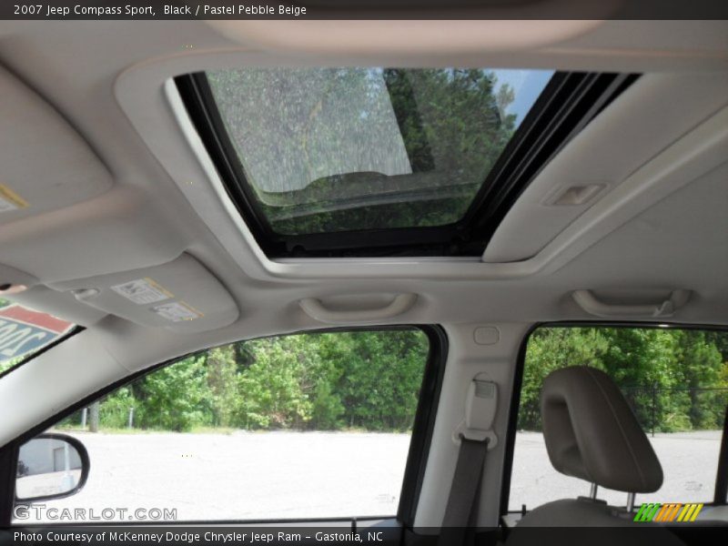 Black / Pastel Pebble Beige 2007 Jeep Compass Sport