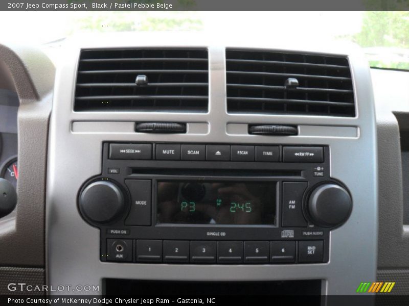 Black / Pastel Pebble Beige 2007 Jeep Compass Sport