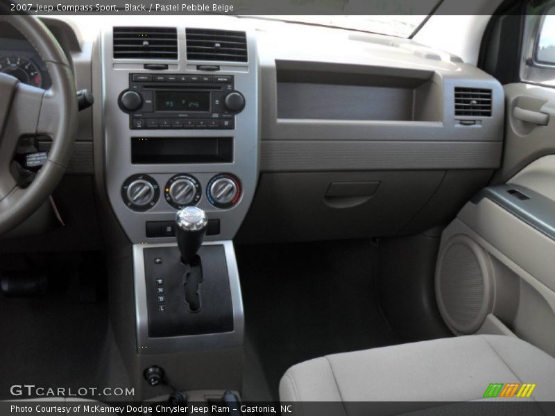 Black / Pastel Pebble Beige 2007 Jeep Compass Sport