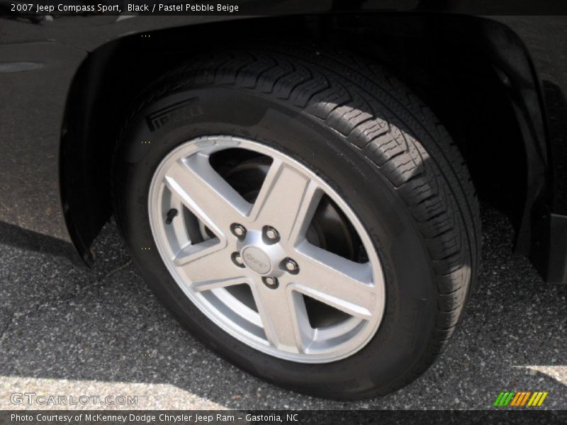 Black / Pastel Pebble Beige 2007 Jeep Compass Sport