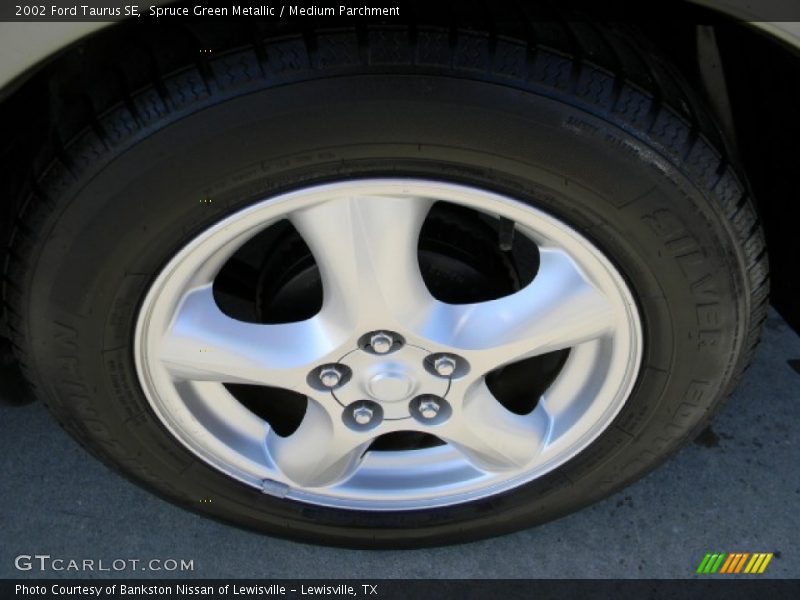 Spruce Green Metallic / Medium Parchment 2002 Ford Taurus SE
