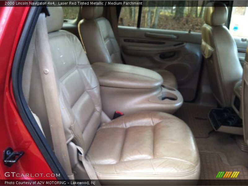 Laser Red Tinted Metallic / Medium Parchment 2000 Lincoln Navigator 4x4