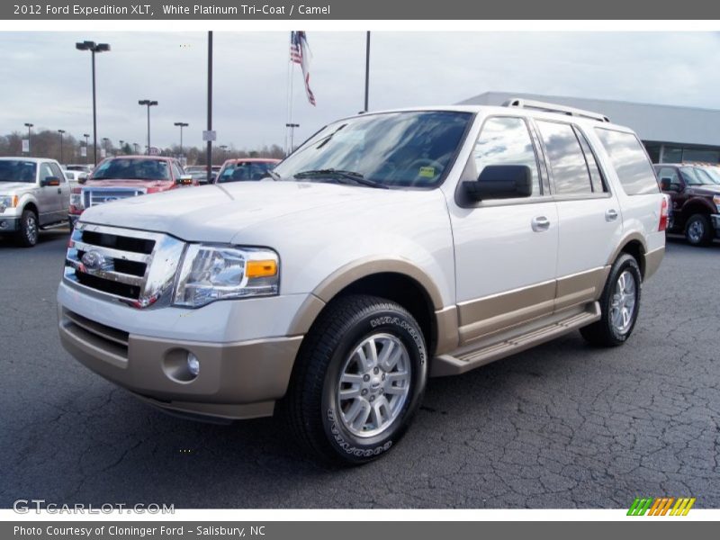 Front 3/4 View of 2012 Expedition XLT