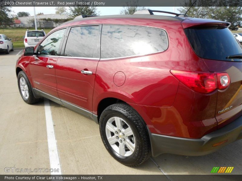 Red Jewel Tintcoat / Ebony 2009 Chevrolet Traverse LT