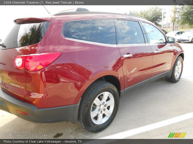Red Jewel Tintcoat / Ebony 2009 Chevrolet Traverse LT